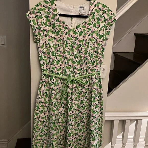 Vested Gentress Abstract Floral - Picture 2 of 9